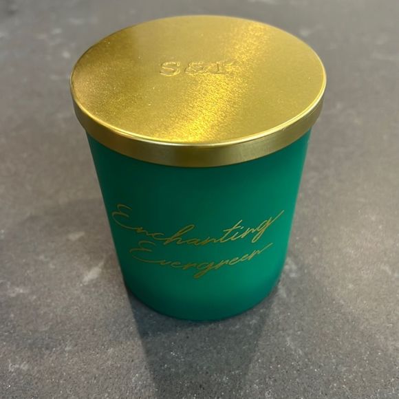 NWT enchanting evergreen summer and rose candle - Picture 1 of 2